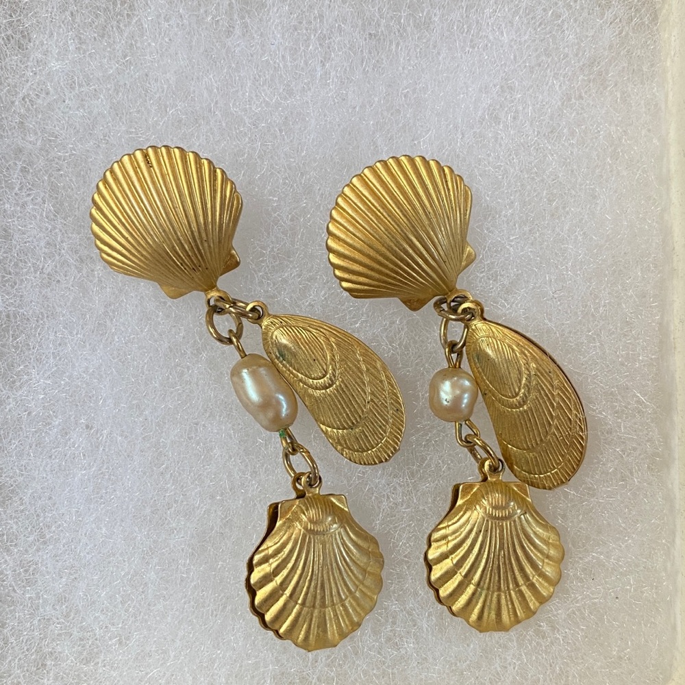 Shell Dangle Earrings